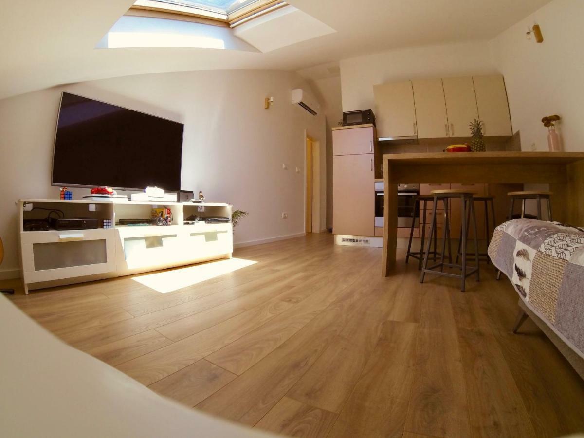 Geek Apartment Omiš Εξωτερικό φωτογραφία